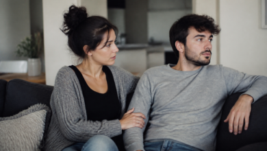 Redaktionelles Beitragsbild zu körperlicher Nähe mit emotionaler Distanz